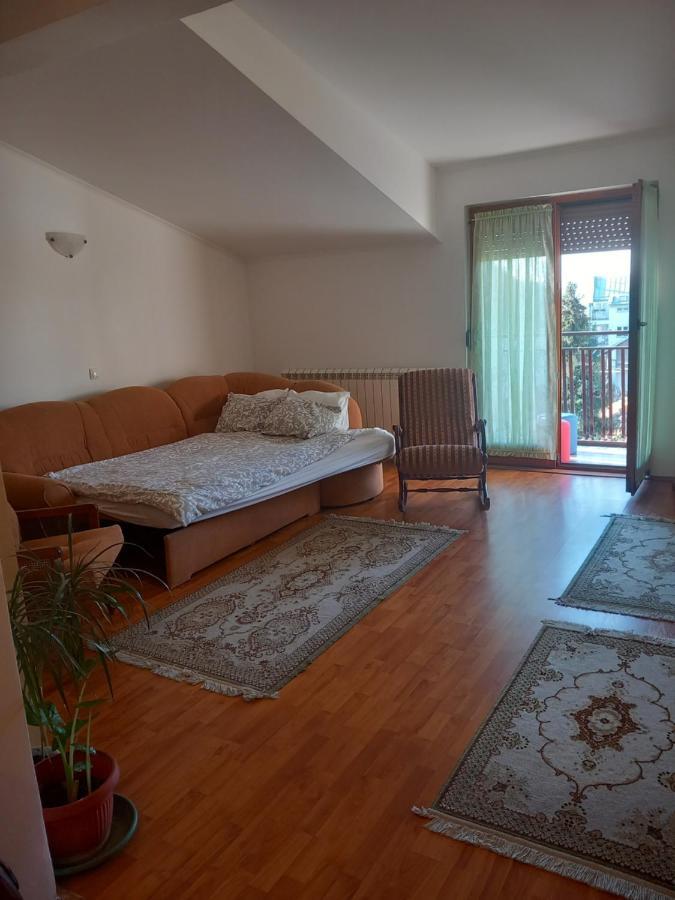 Cosy Rooftop Studio With Balcony Belgrado Exterior foto
